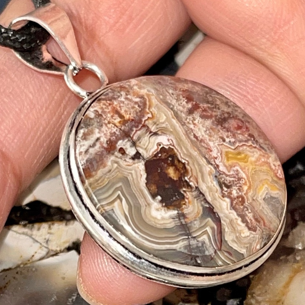 Small Mexican Crazy Lace Agate Pendant 1 1/2” - Picture 7 of 14